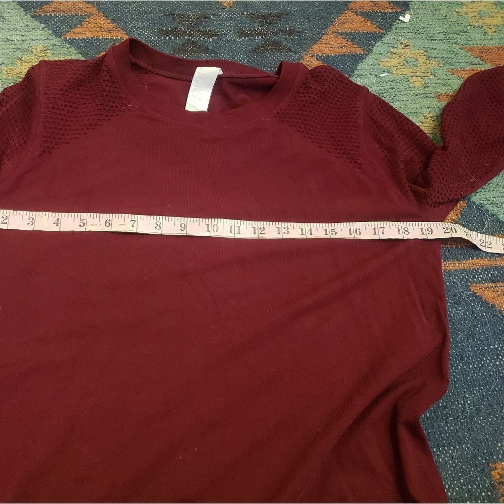 3 for $25 Fabletics Top - Picture 11 of 11